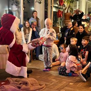 2024 Weihnachtsreise mit Kinderlaecheln